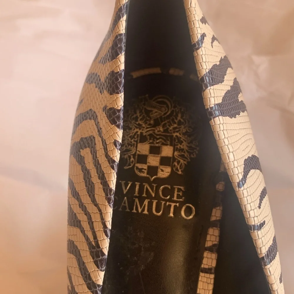 Vince Camuto Zebra Print Heels Kamerna Pointed Toe Pump Size 8.5 - Picture 8 of 12